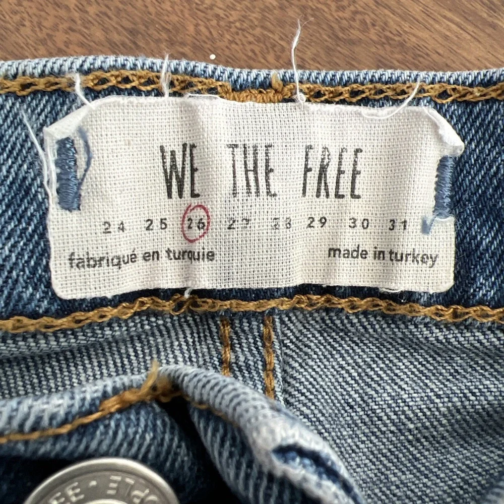 Free People We the Free Sz 26 High Rise Distressed Straight Ankle Jeans